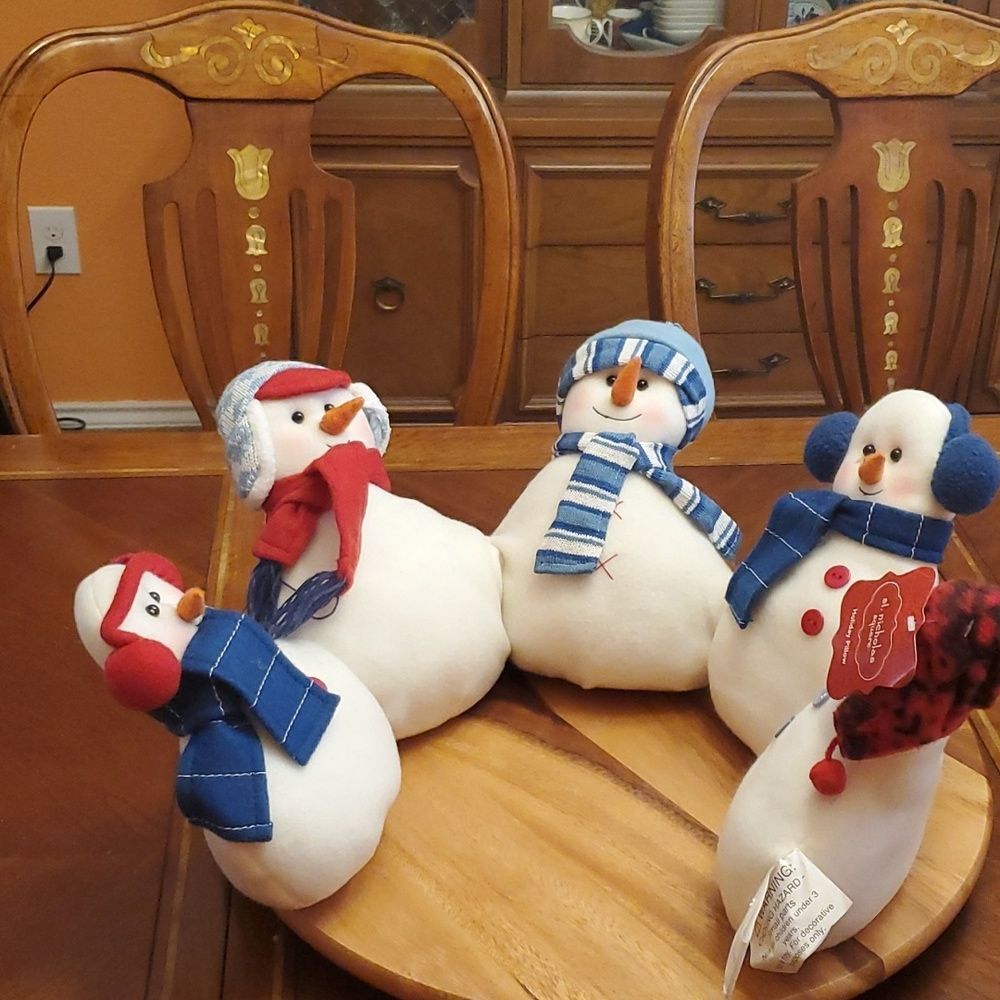 St Nicholas Square Holiday Pillow - Picture 2 of 5